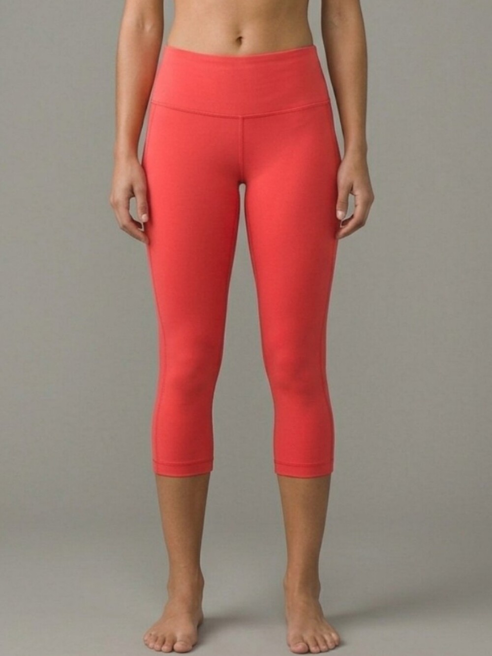 Lululemon Crop Size 4 Coral Mid Rise Capri Leggings Yoga